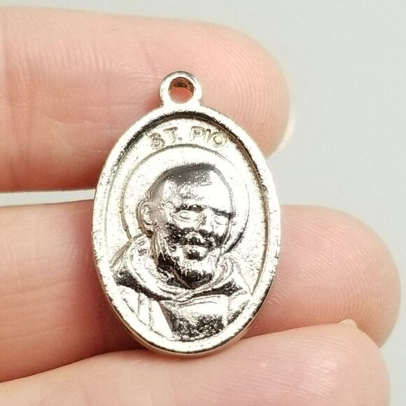 Vintage Saint Pio Oval Silver Tone Pendant Charm Medallion, Religious Cross - Picture 8 of 8